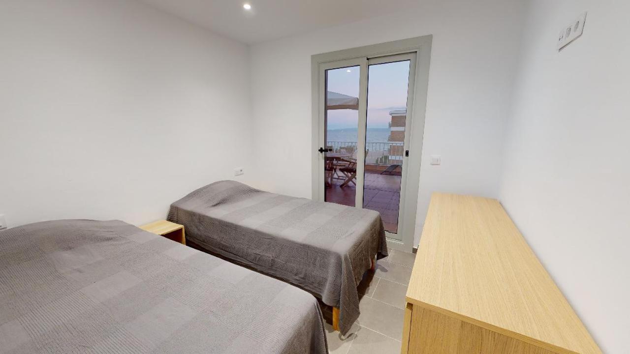 Atico Con Vista Mar. 50 M De La Playa - Casa Nova 13 Roses Exterior foto